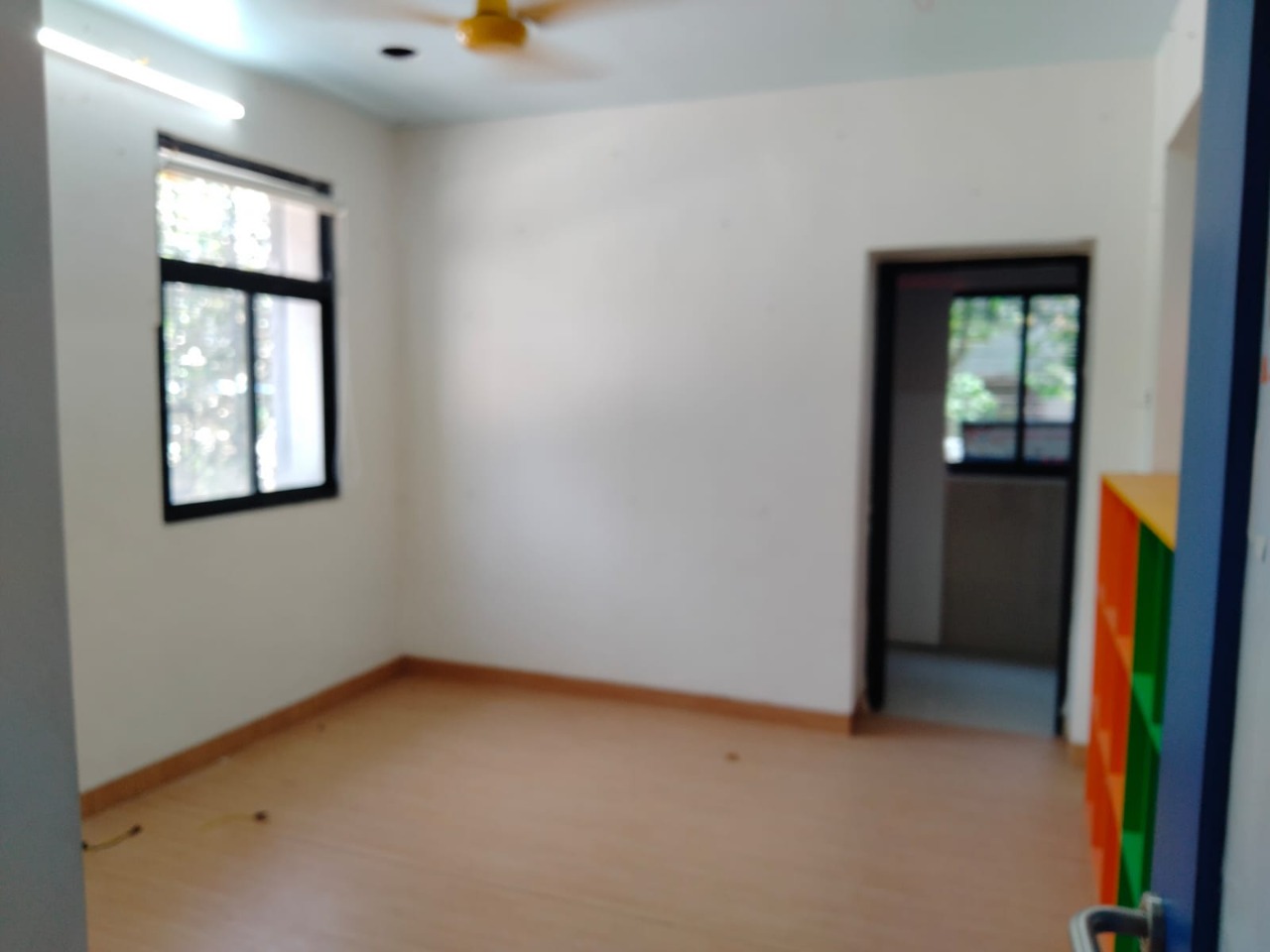 Office for Sale in S V Road Mumbai