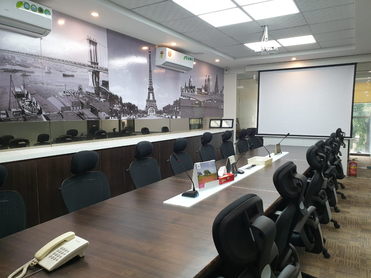 Office for Sale in S V Road Mumbai
