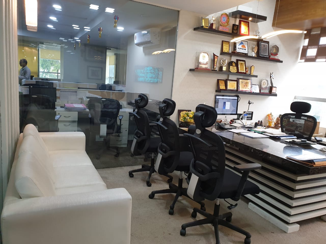 Office for Sale in S V Road Mumbai