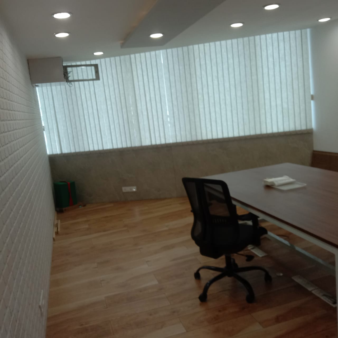 Office for Rent in S V Road Mumbai
