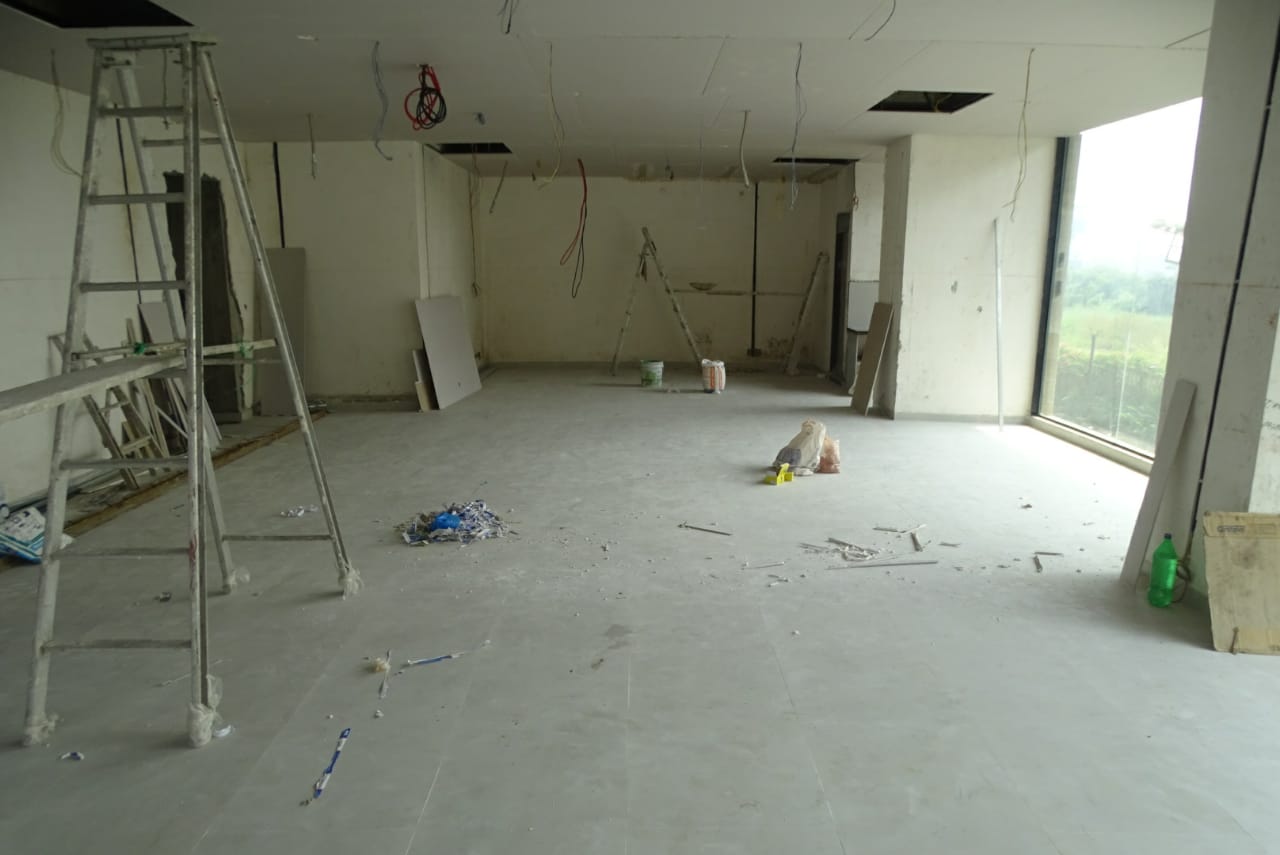 Showroom for Rent in D N Nagar Mumbai