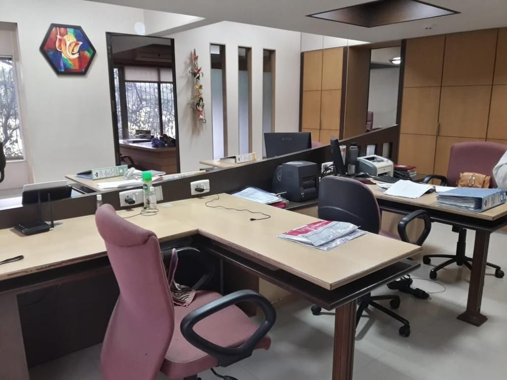 Office for Rent in S B Marg Mumbai