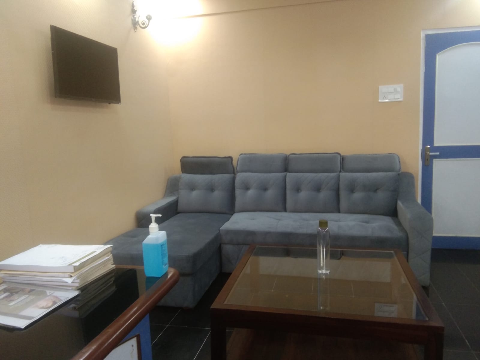 Shop for Sale in 6 Road Mumbai