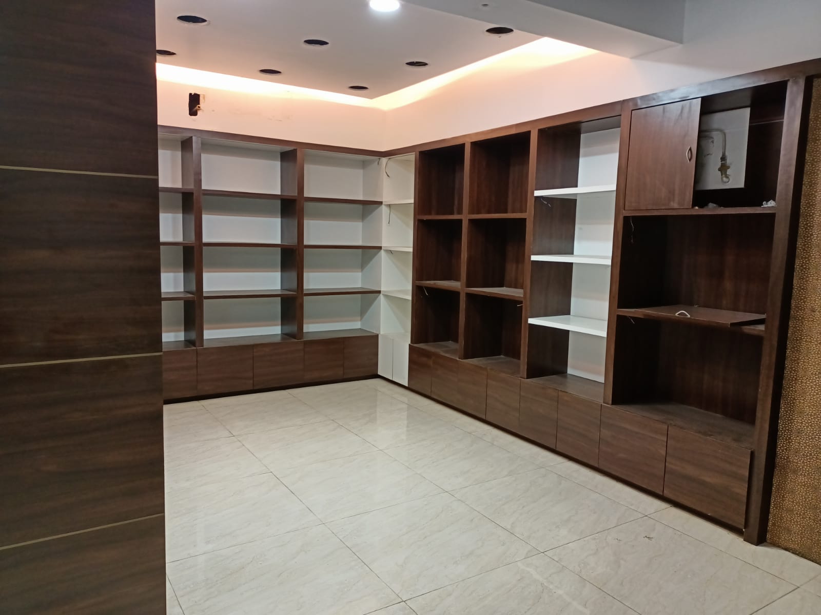 Showroom for Rent in Bandra West Mumbai