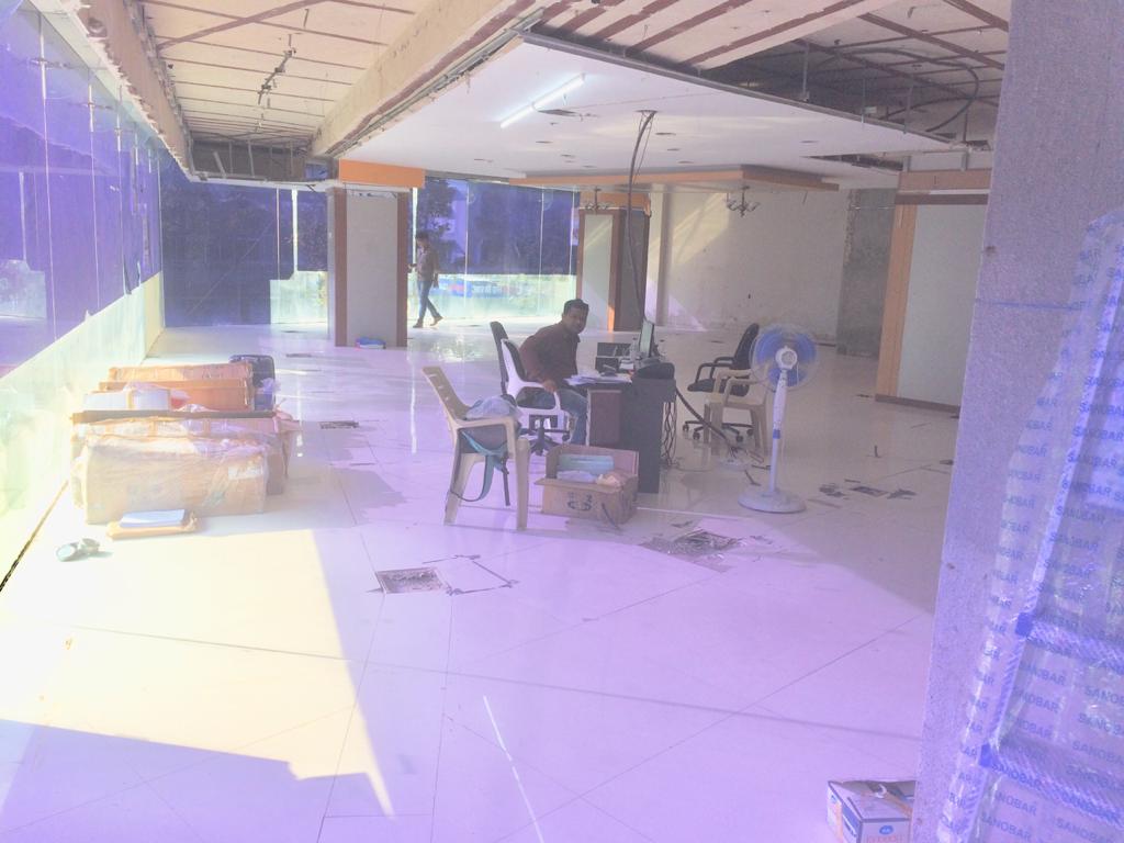Office for Sale in S V Road Mumbai