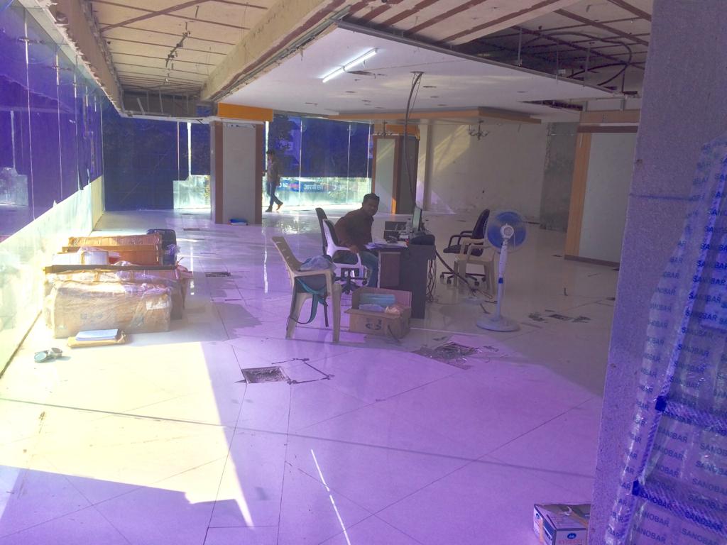 Office for Sale in S V Road Mumbai