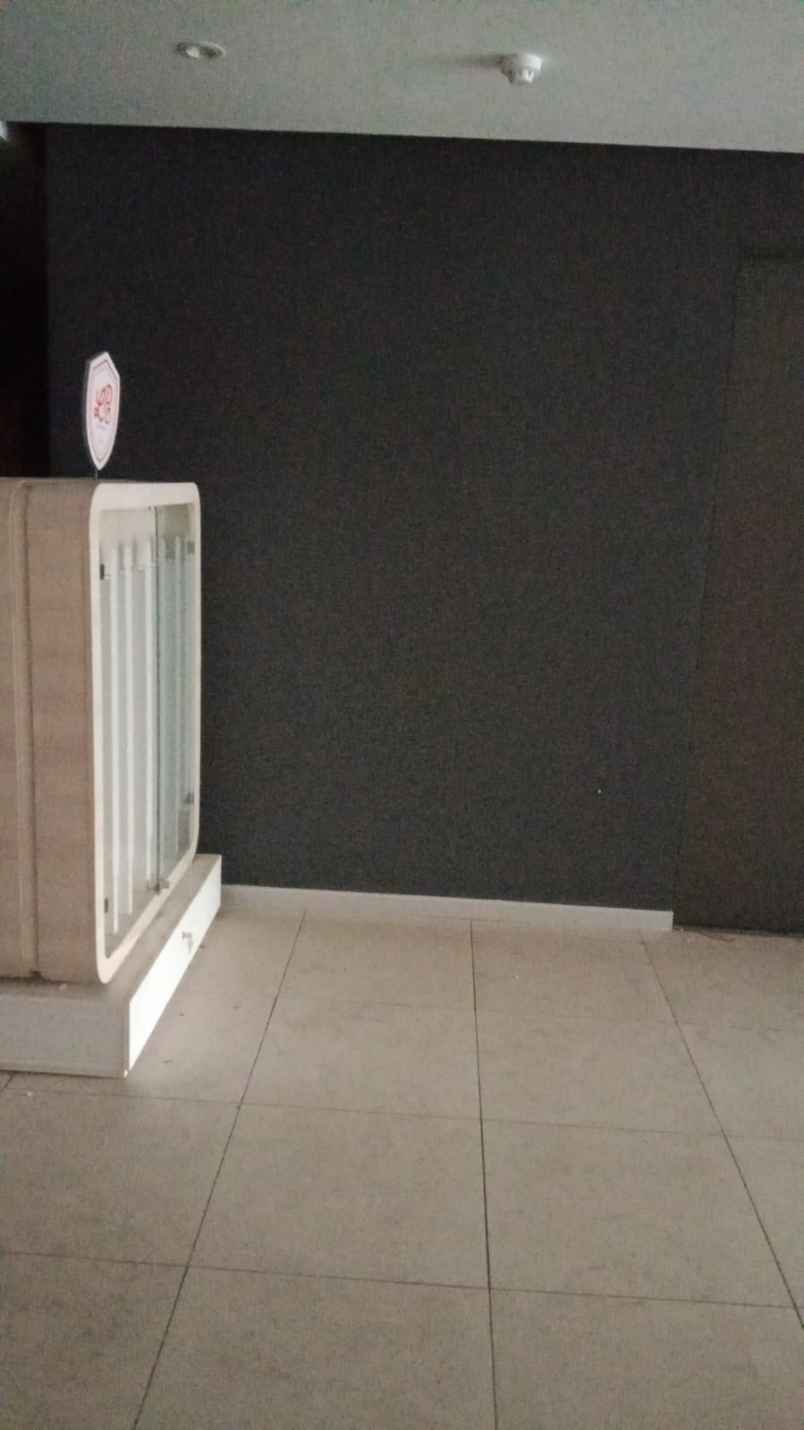 Showroom for Rent in Dr Annie Besant Road Mumbai