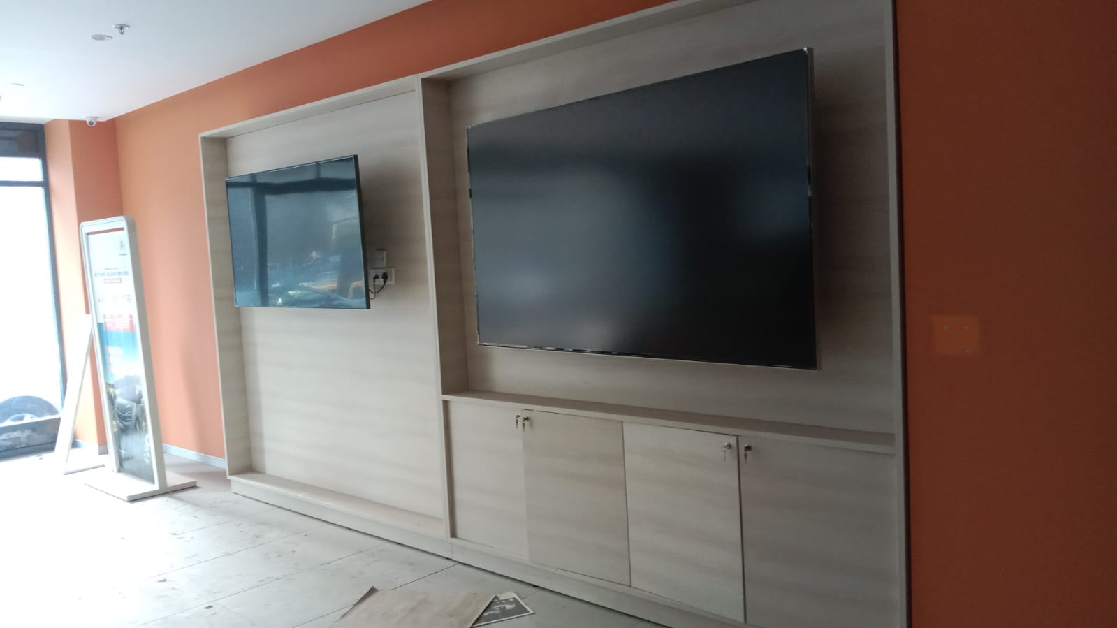 Showroom for Rent in Dr Annie Besant Road Mumbai