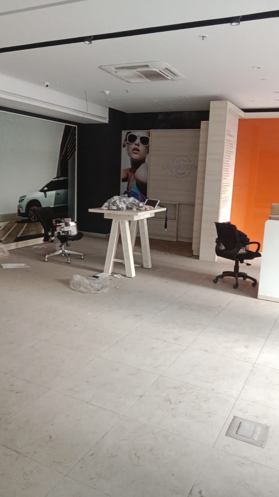 Showroom for Rent in Dr Annie Besant Road Mumbai