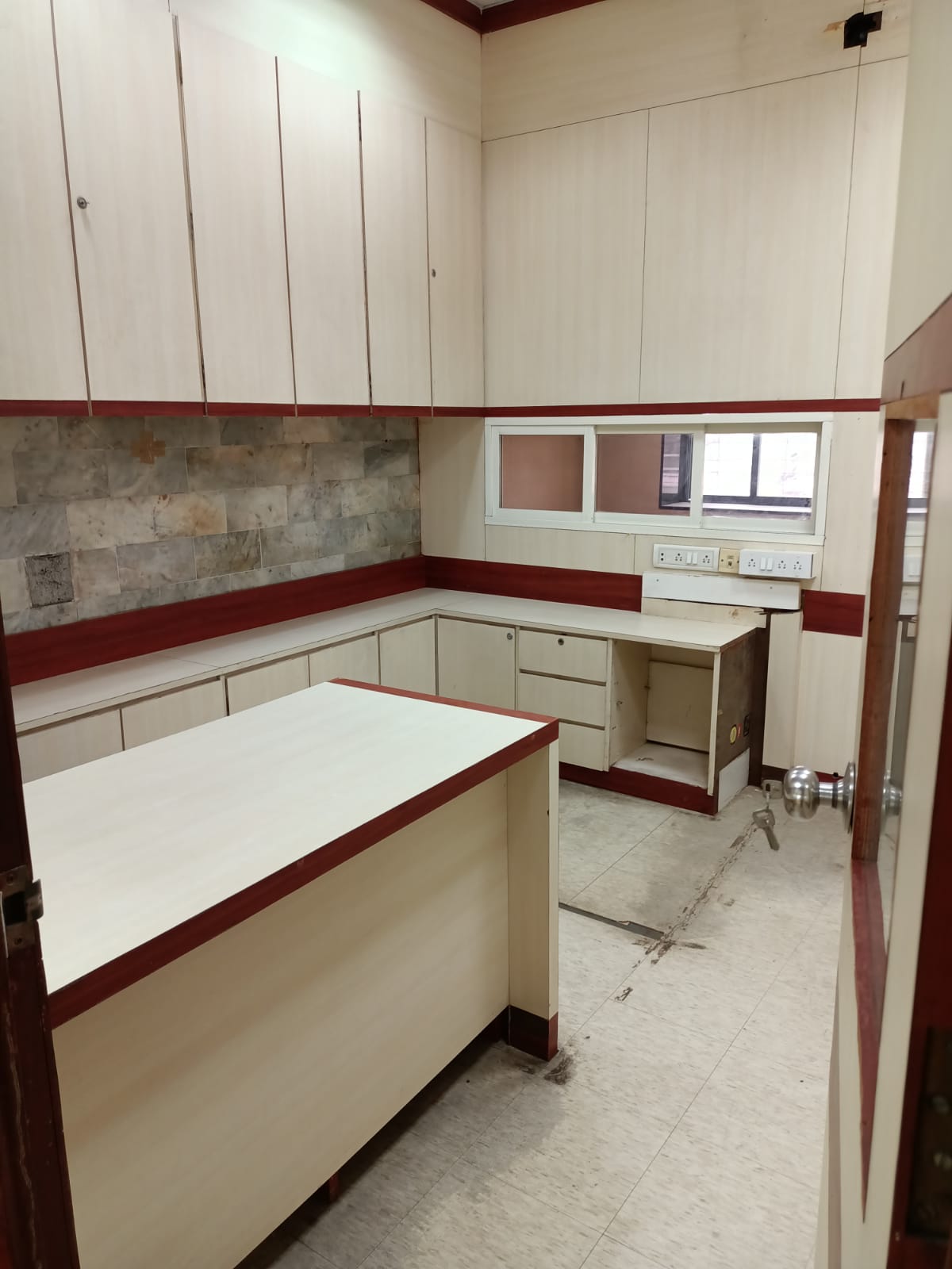 Office for Rent in Dadar East Mumbai