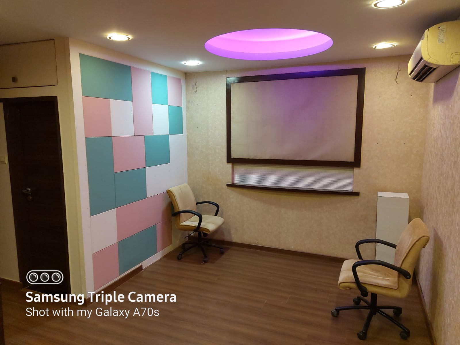 Office for Rent in Linking  Road Mumbai