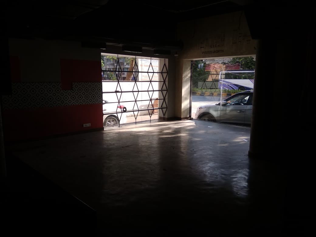 Showroom for Sale in Linking  Road Mumbai