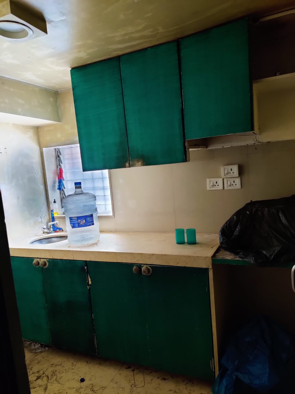 Showroom for Sale in Linking  Road Mumbai