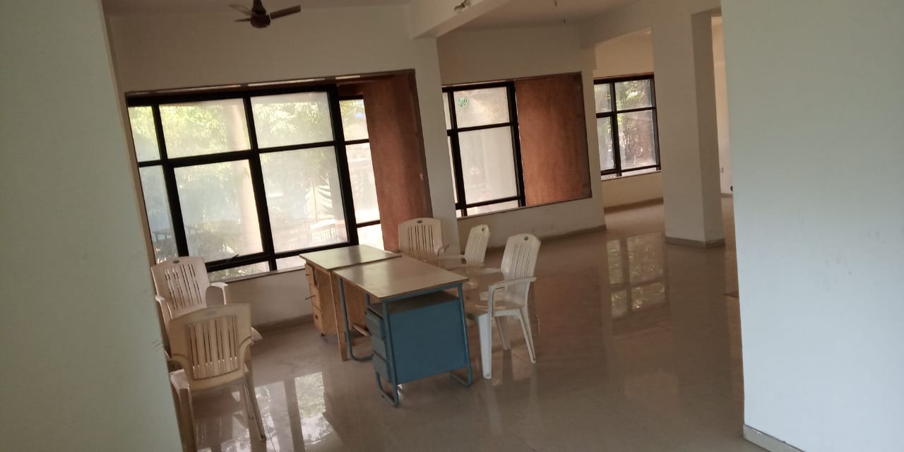 Showroom for Sale in 11 Road Mumbai