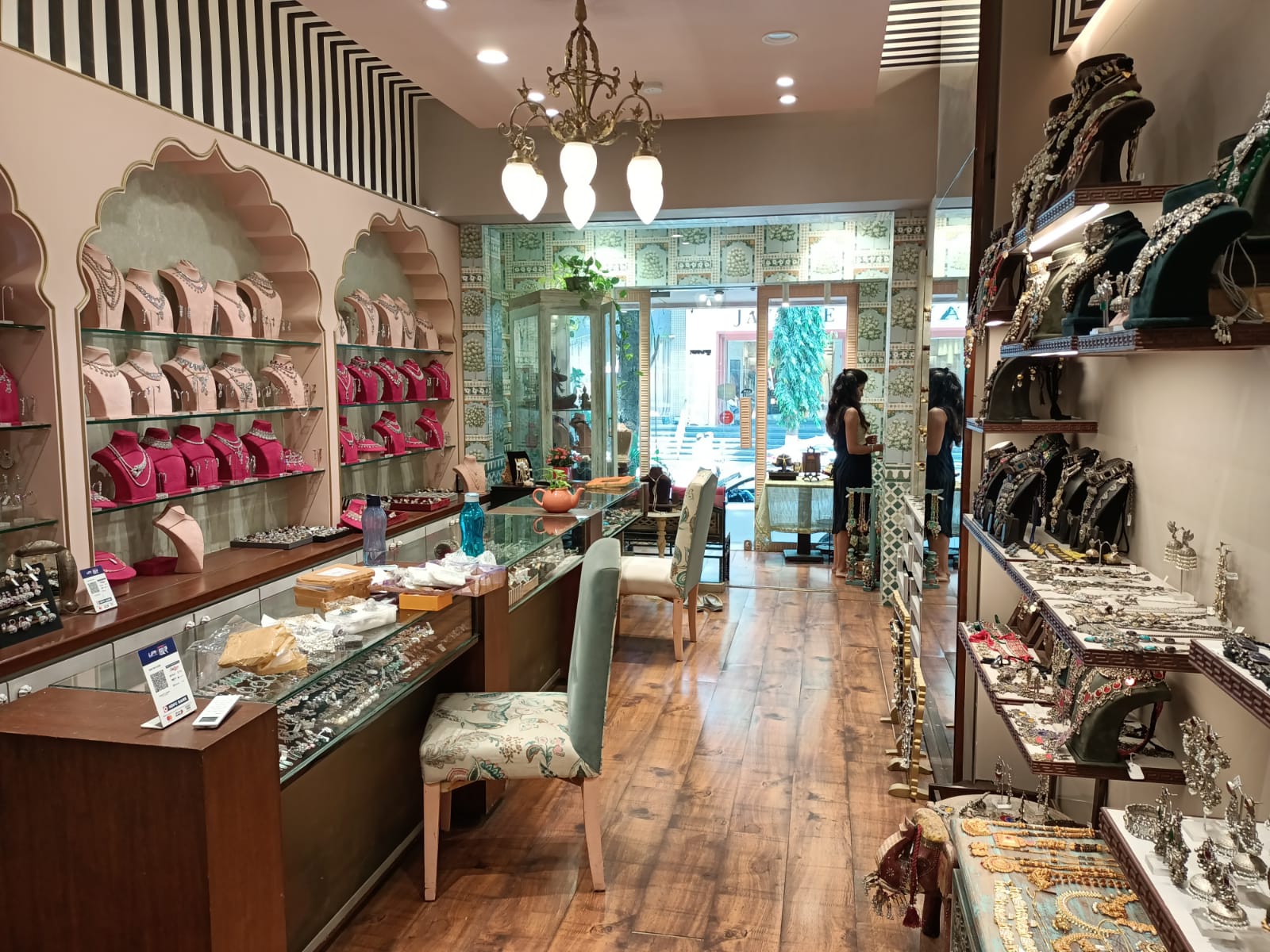 Showroom for Sale in Turner  Road Mumbai