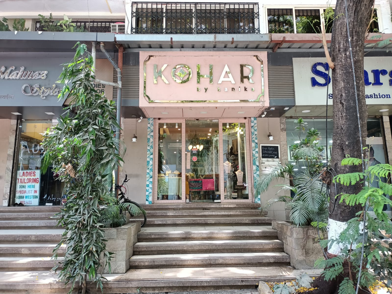 Showroom for Rent in Bandra West Mumbai
