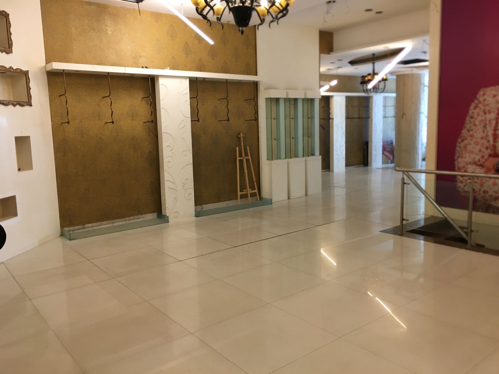 Showroom for Rent in S V Road Mumbai