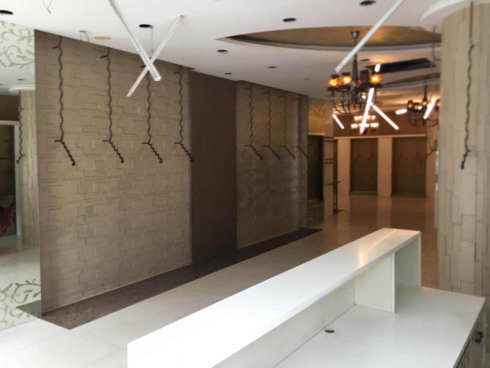 Showroom for Rent in S V Road Mumbai