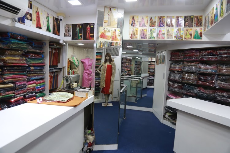 Shop for Rent in Linking  Road Mumbai