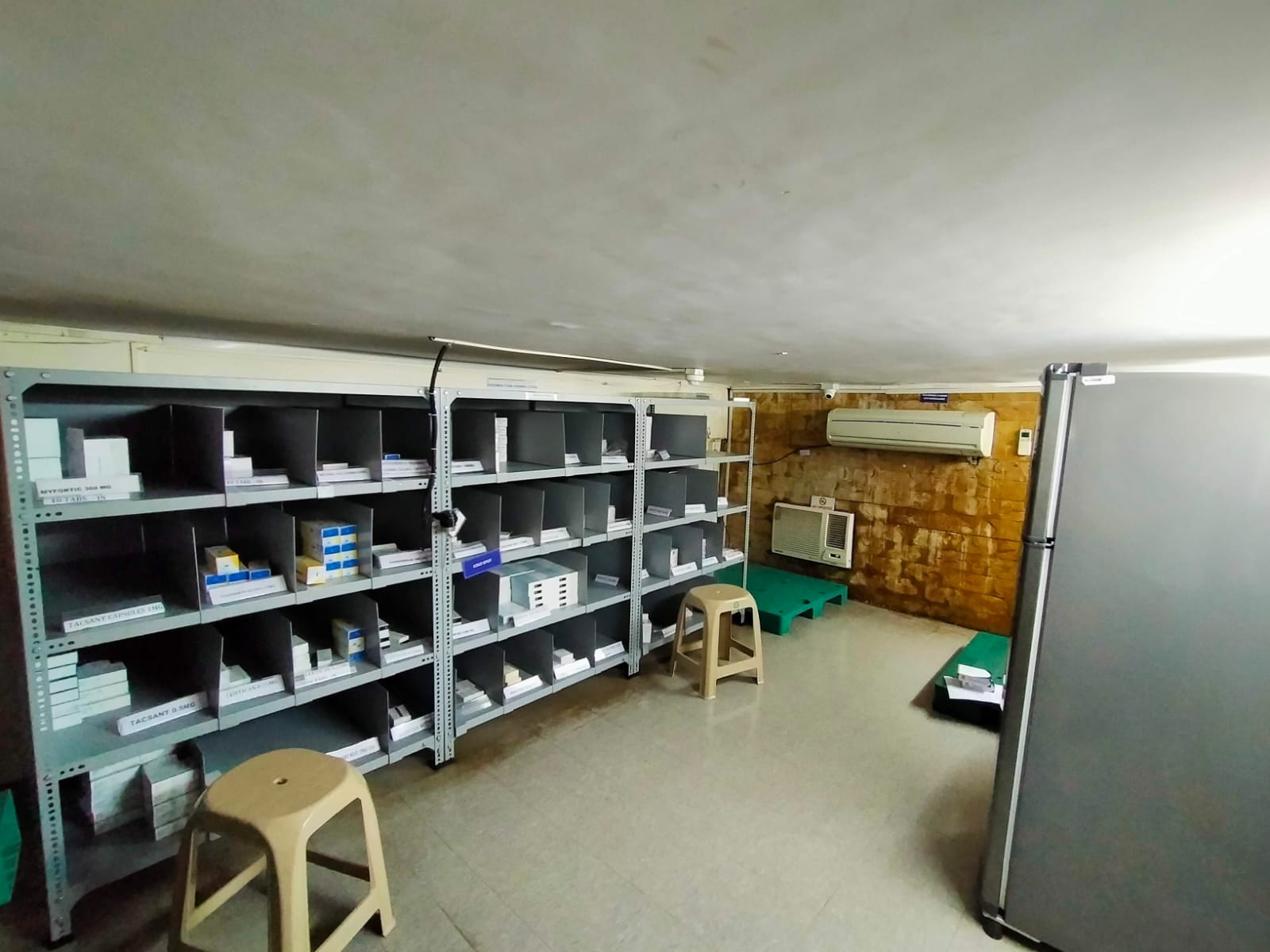 Office for Sale in Off L J Road Mumbai