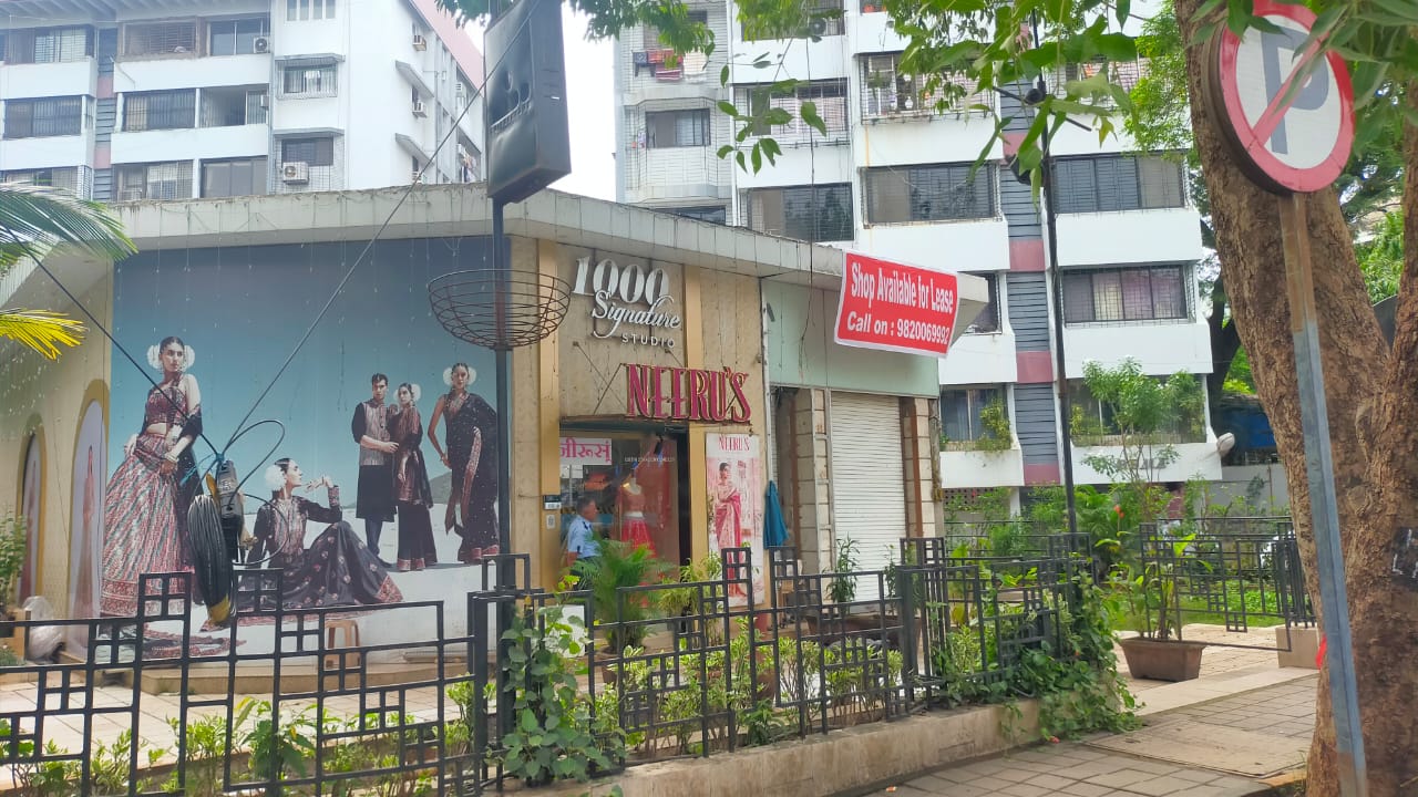 Showroom for Rent in S V Road Mumbai