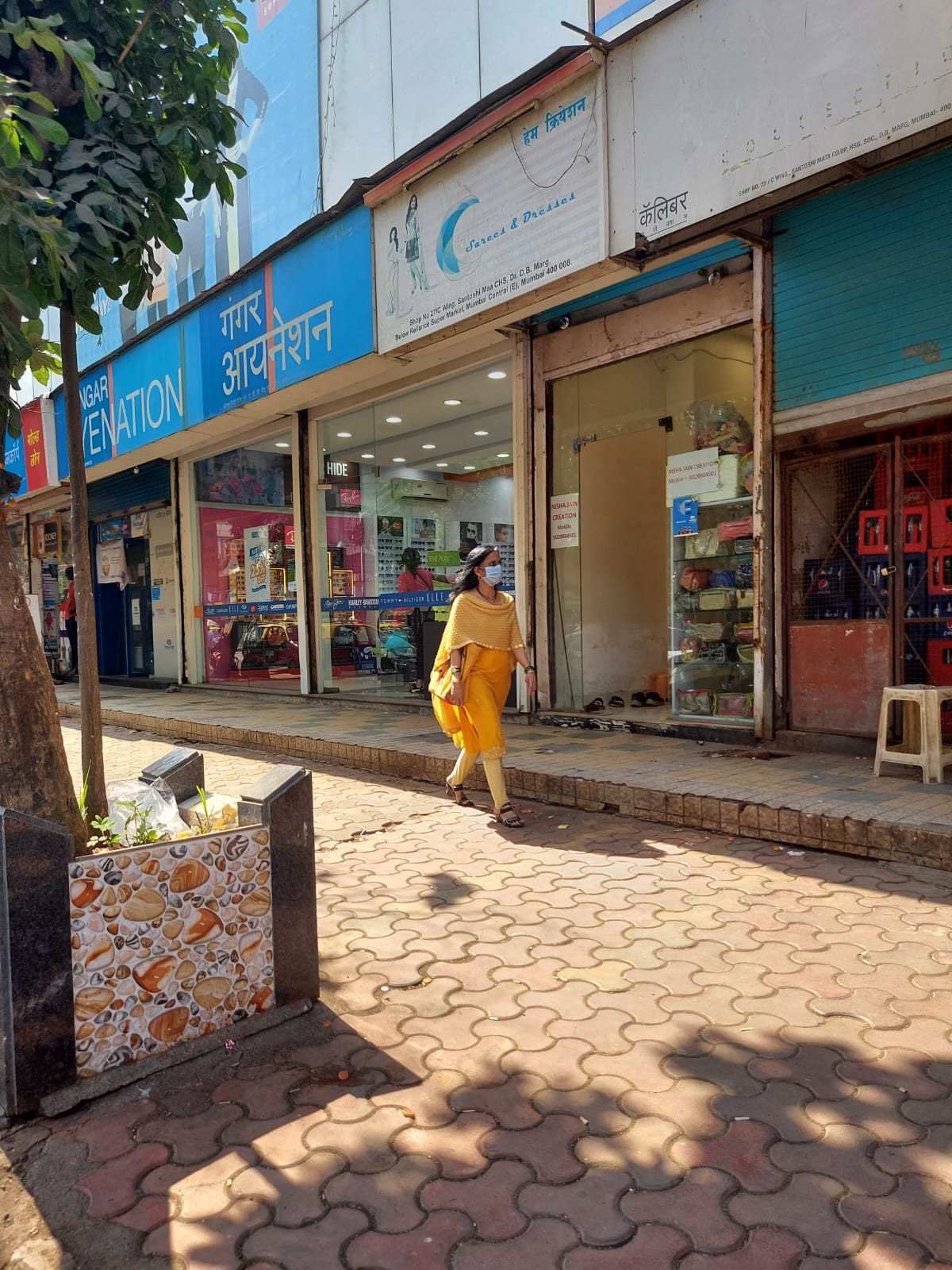 Showroom for Rent in Lamington Road Mumbai