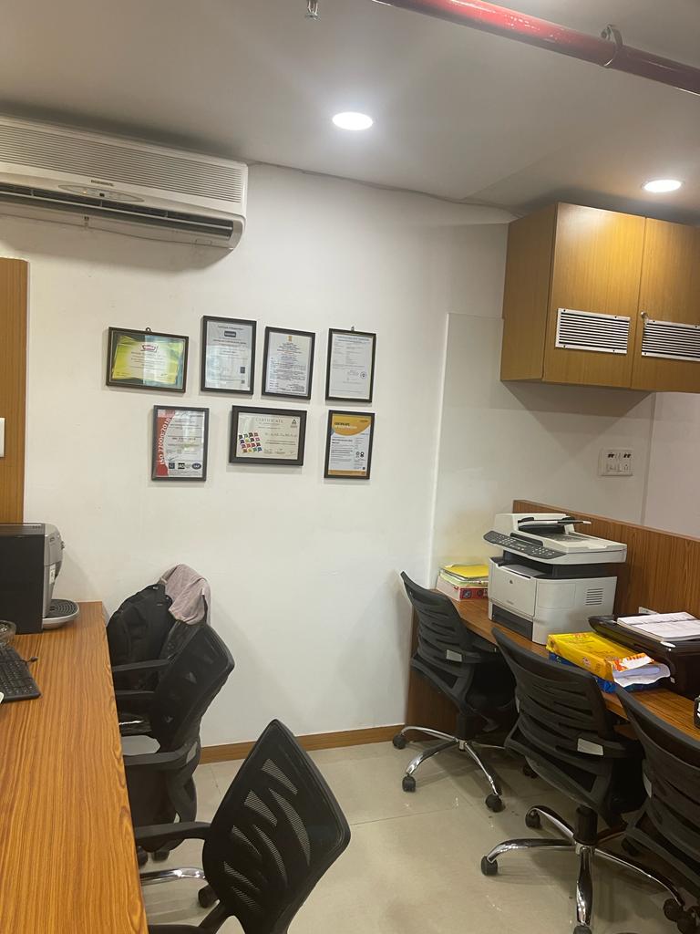 Office for Rent in Veera Desai  Road Mumbai