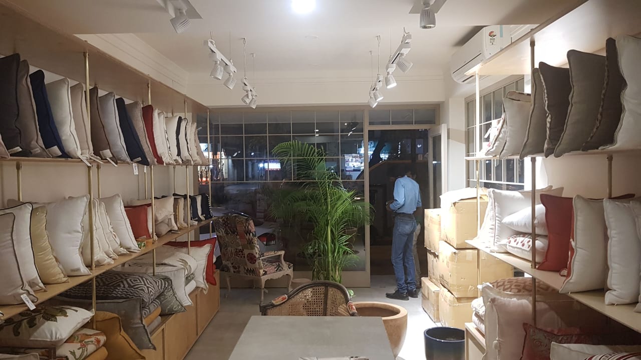 Shop for Rent in Khar West Mumbai