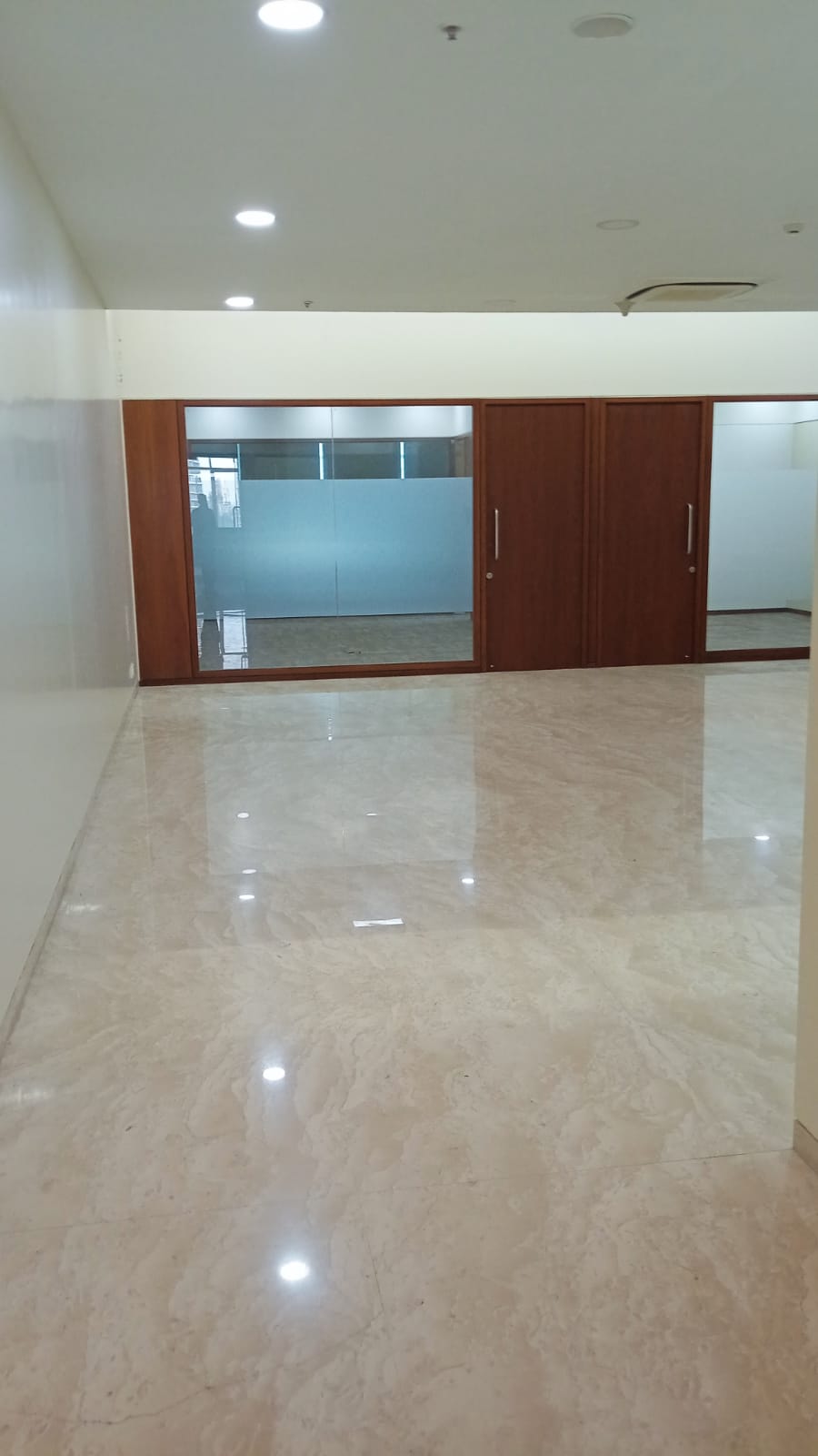 Office for Rent in S B Marg Mumbai