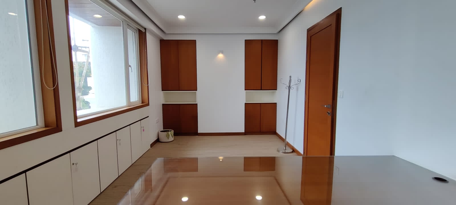 Office for Rent in Khar West Mumbai