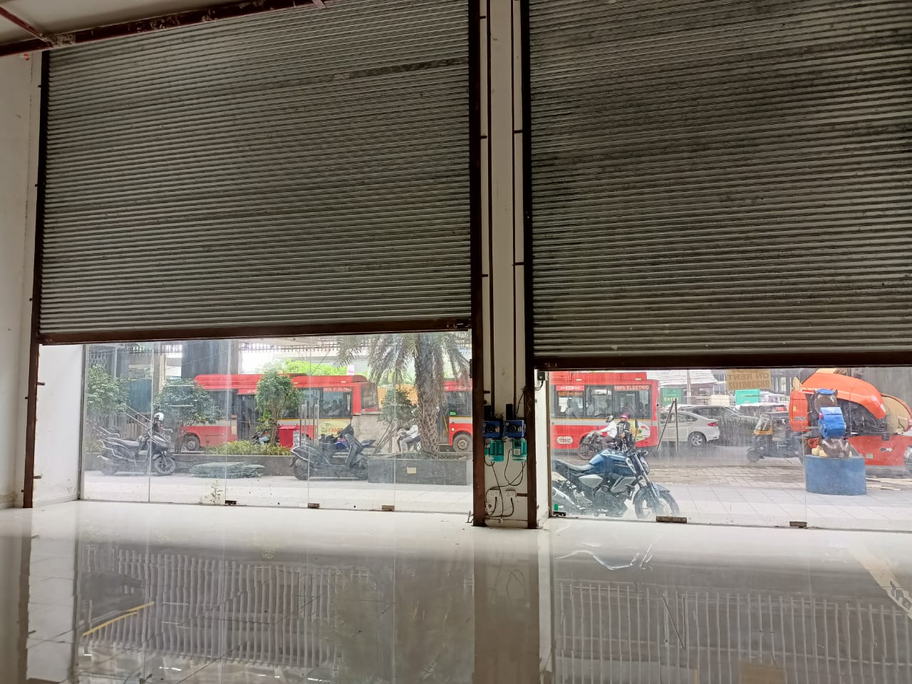 Showroom for Rent in Link Road Mumbai