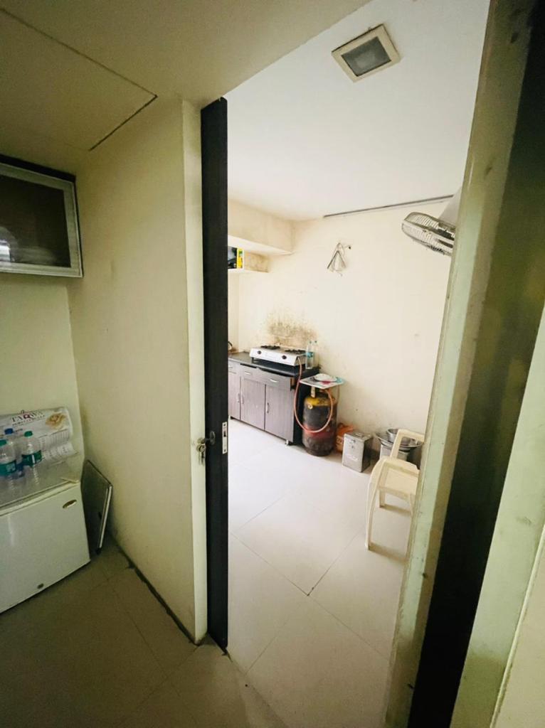 Office for Rent in S V Road Mumbai