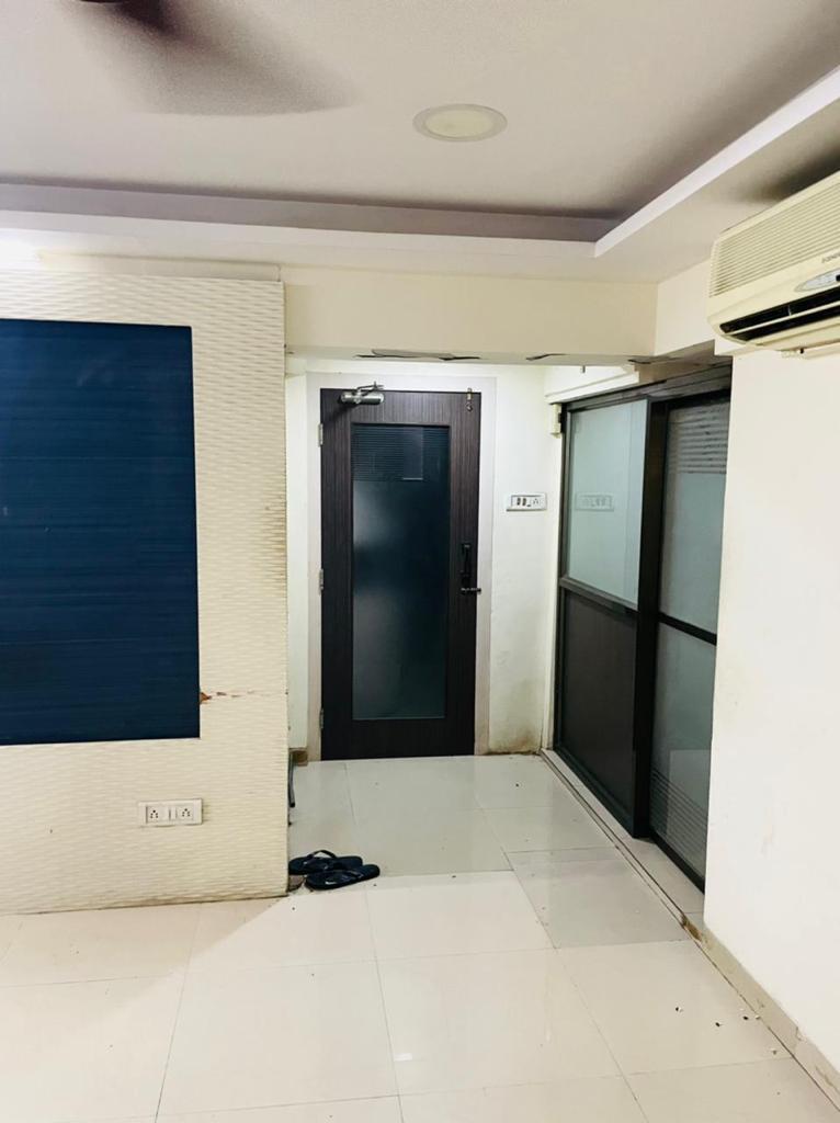 Office for Rent in S V Road Mumbai