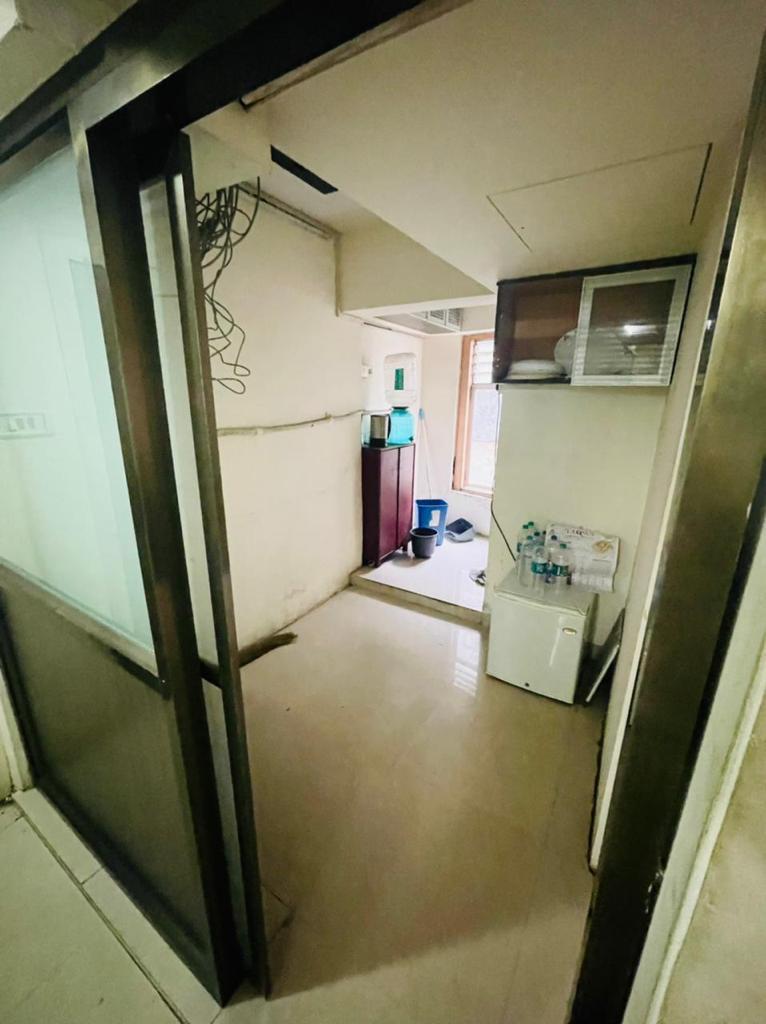 Office for Rent in S V Road Mumbai