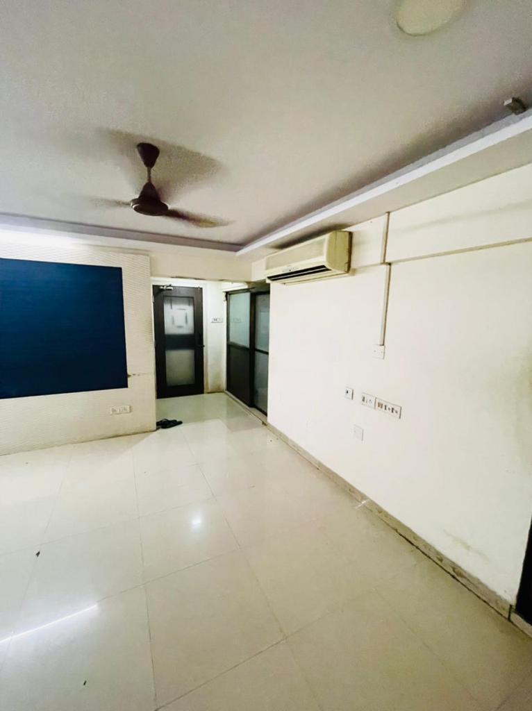 Office for Rent in S V Road Mumbai