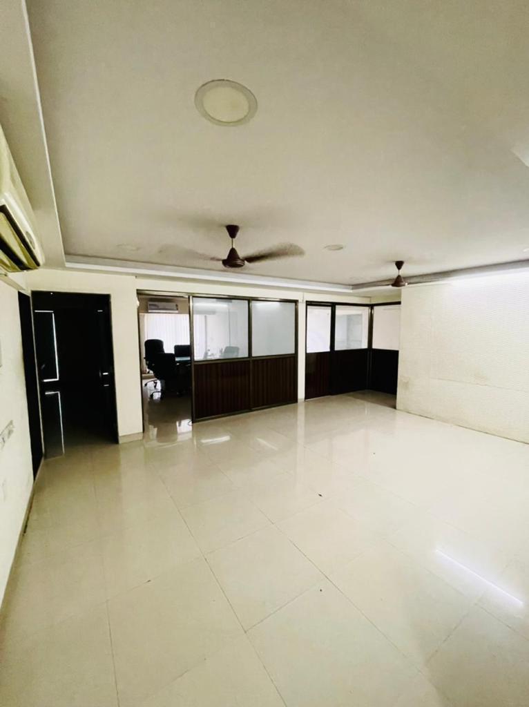 Office for Rent in S V Road Mumbai