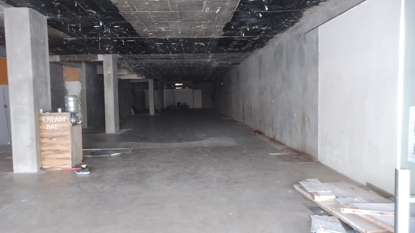 Showroom for Rent in Santacruz West Mumbai