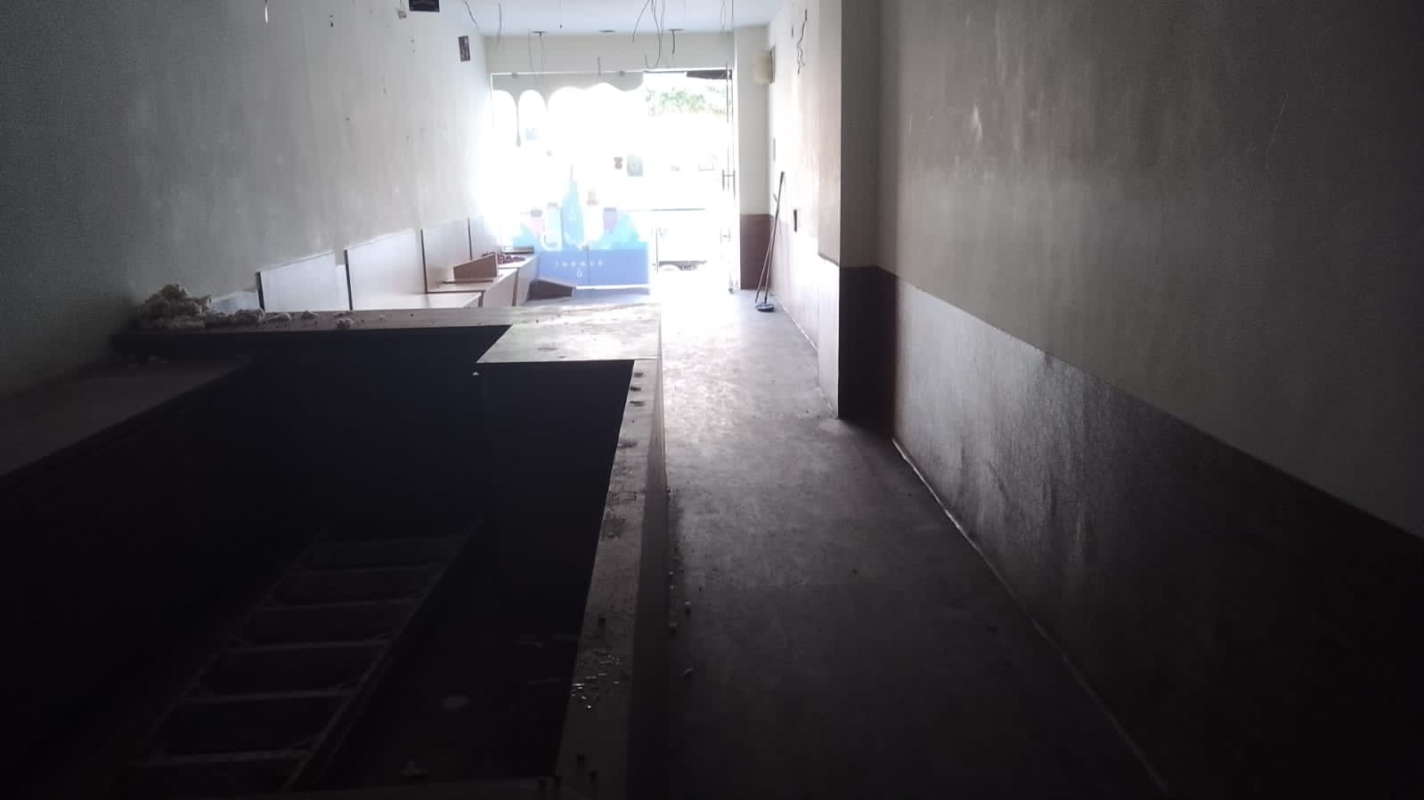 Showroom for Rent in Santacruz West Mumbai
