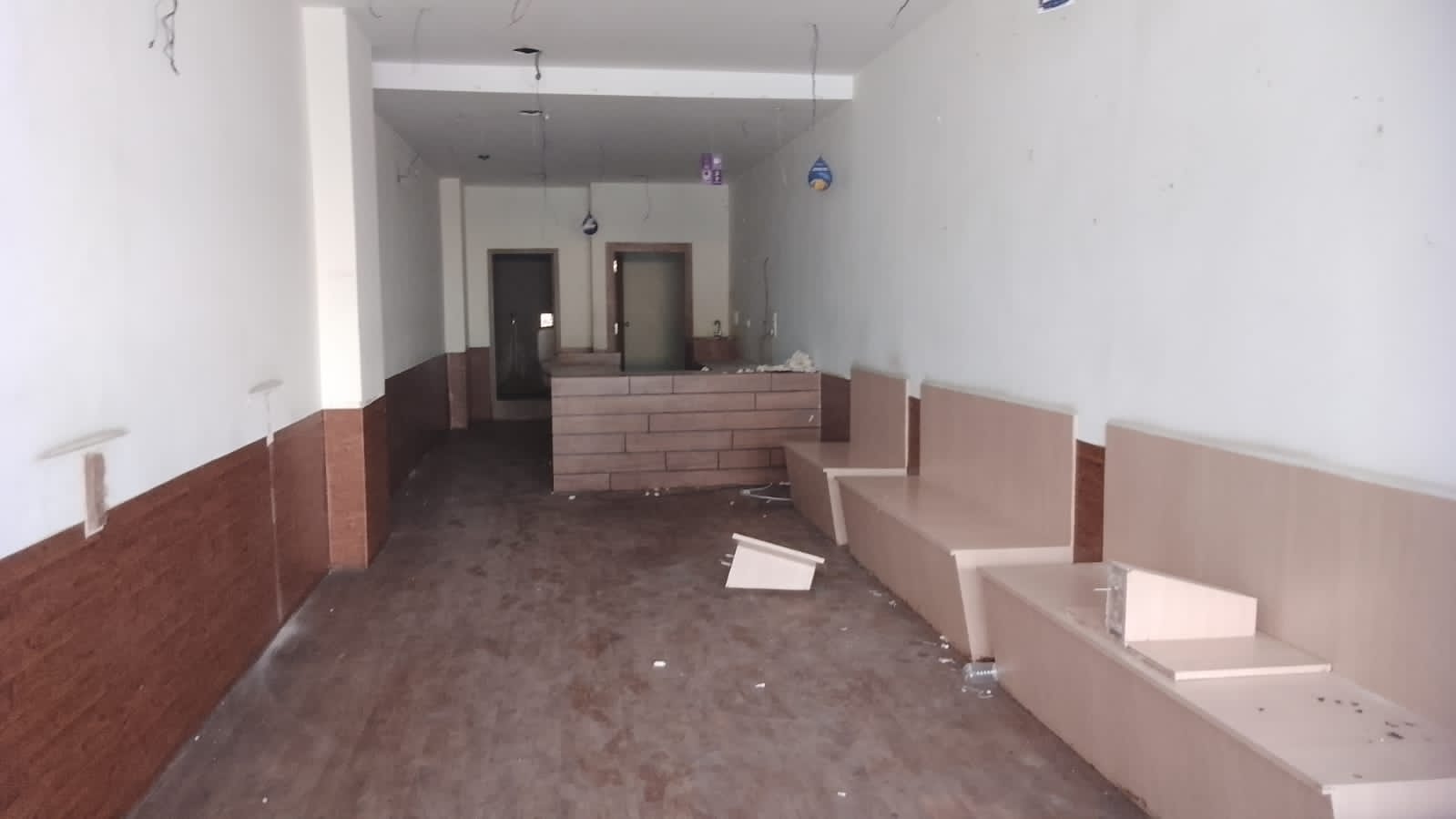 Showroom for Rent in Santacruz West Mumbai