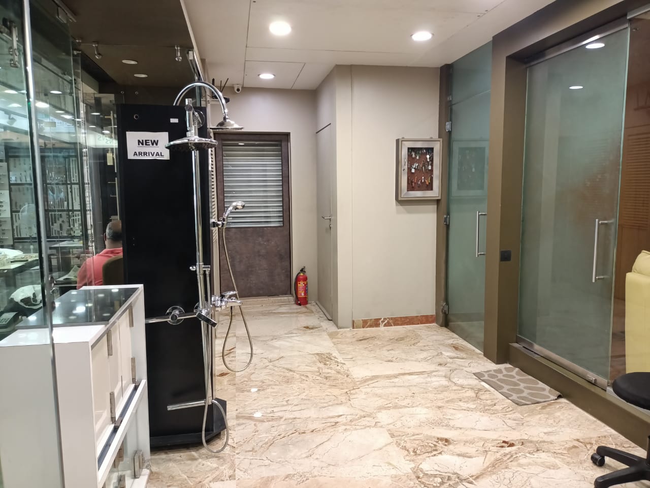 Showroom for Rent in S V Road Mumbai