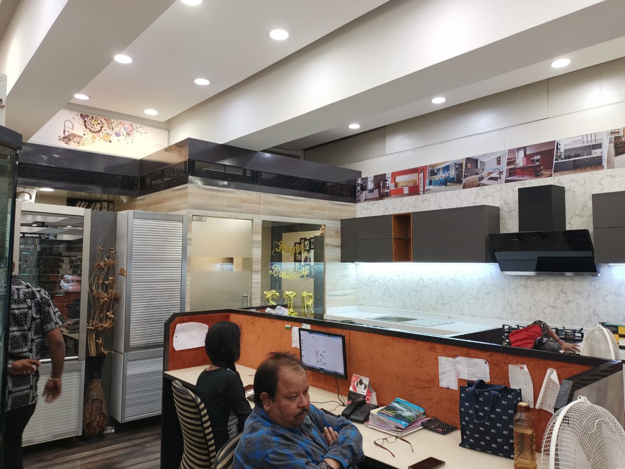 Showroom for Rent in S V Road Mumbai