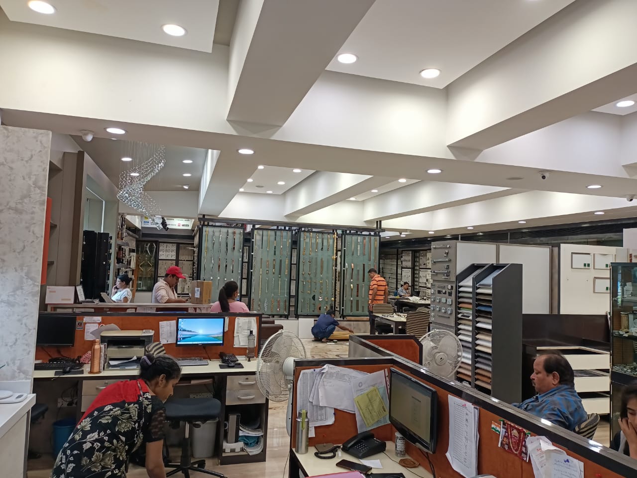 Showroom for Rent in S V Road Mumbai