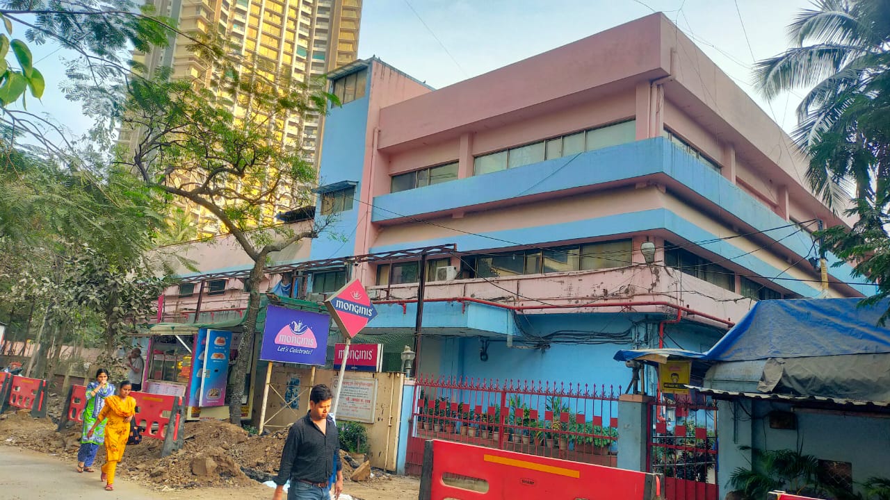 Commercial Building for Rent in Off  Link Road Mumbai