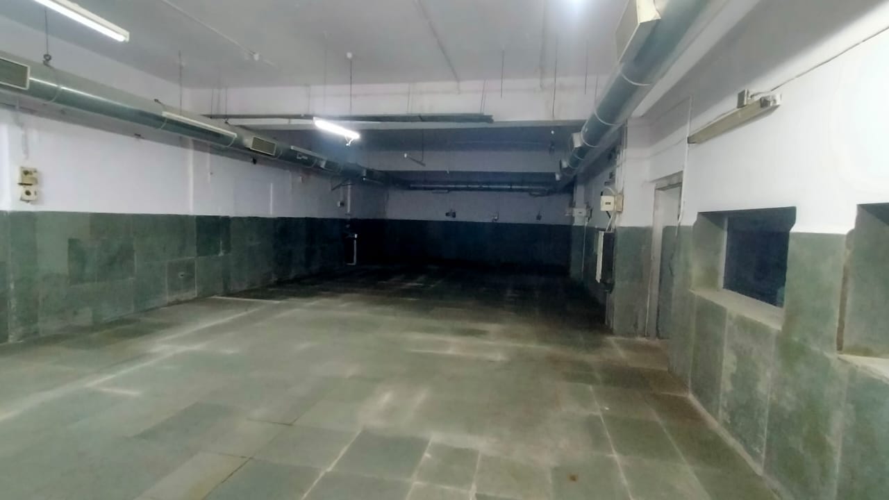 Commercial Building for Rent in Off  Link Road Mumbai