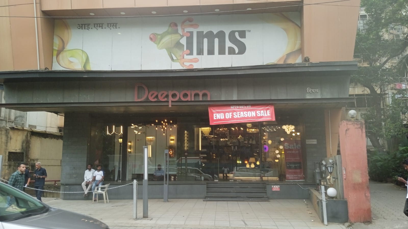 Showroom for Rent in S V Road Mumbai