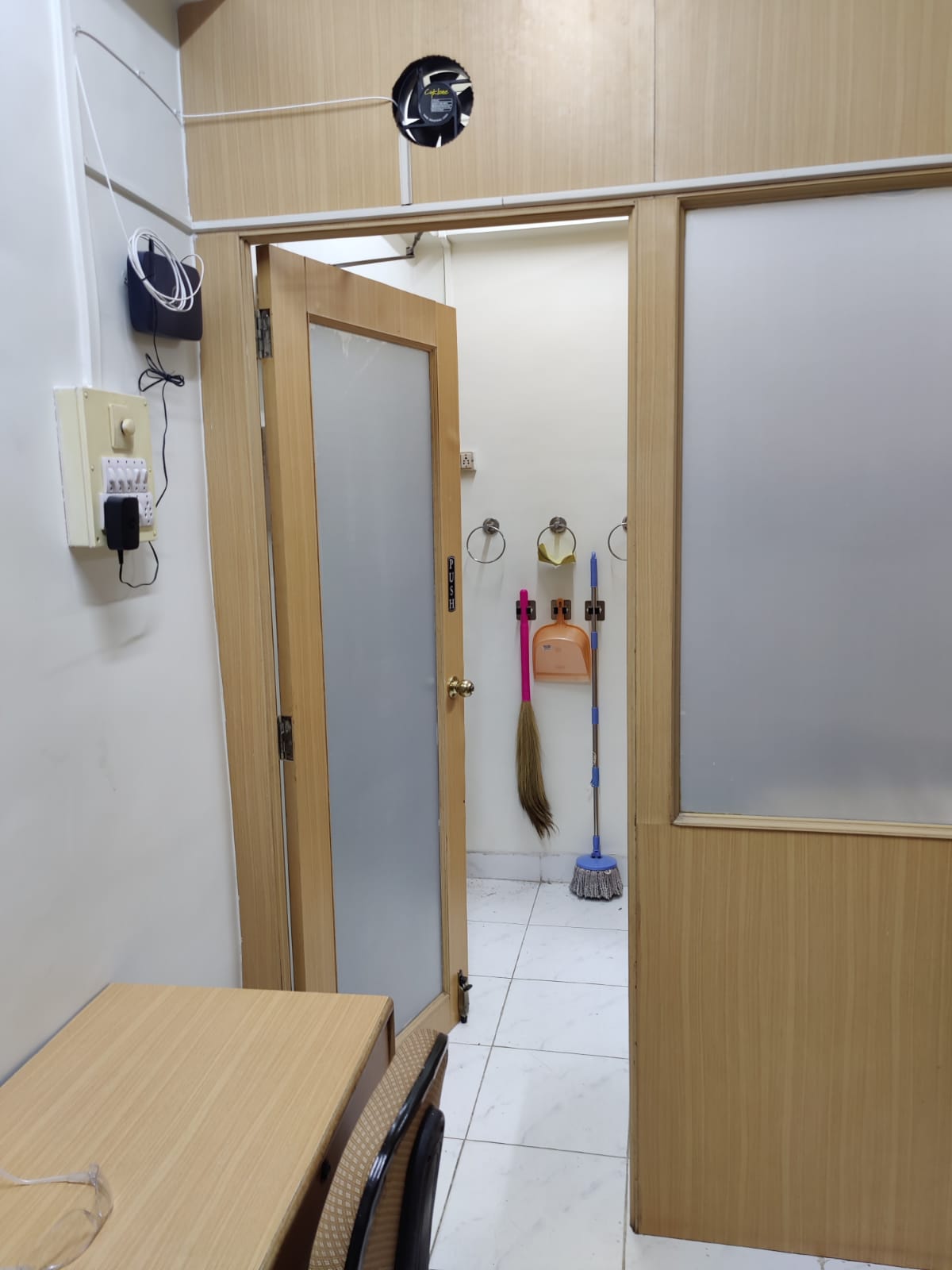Shop for Rent in Fort Mumbai