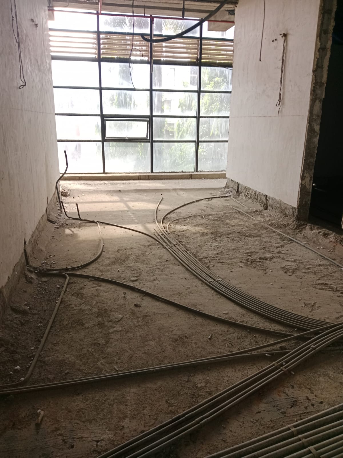 Showroom for Rent in Linking  Road Mumbai