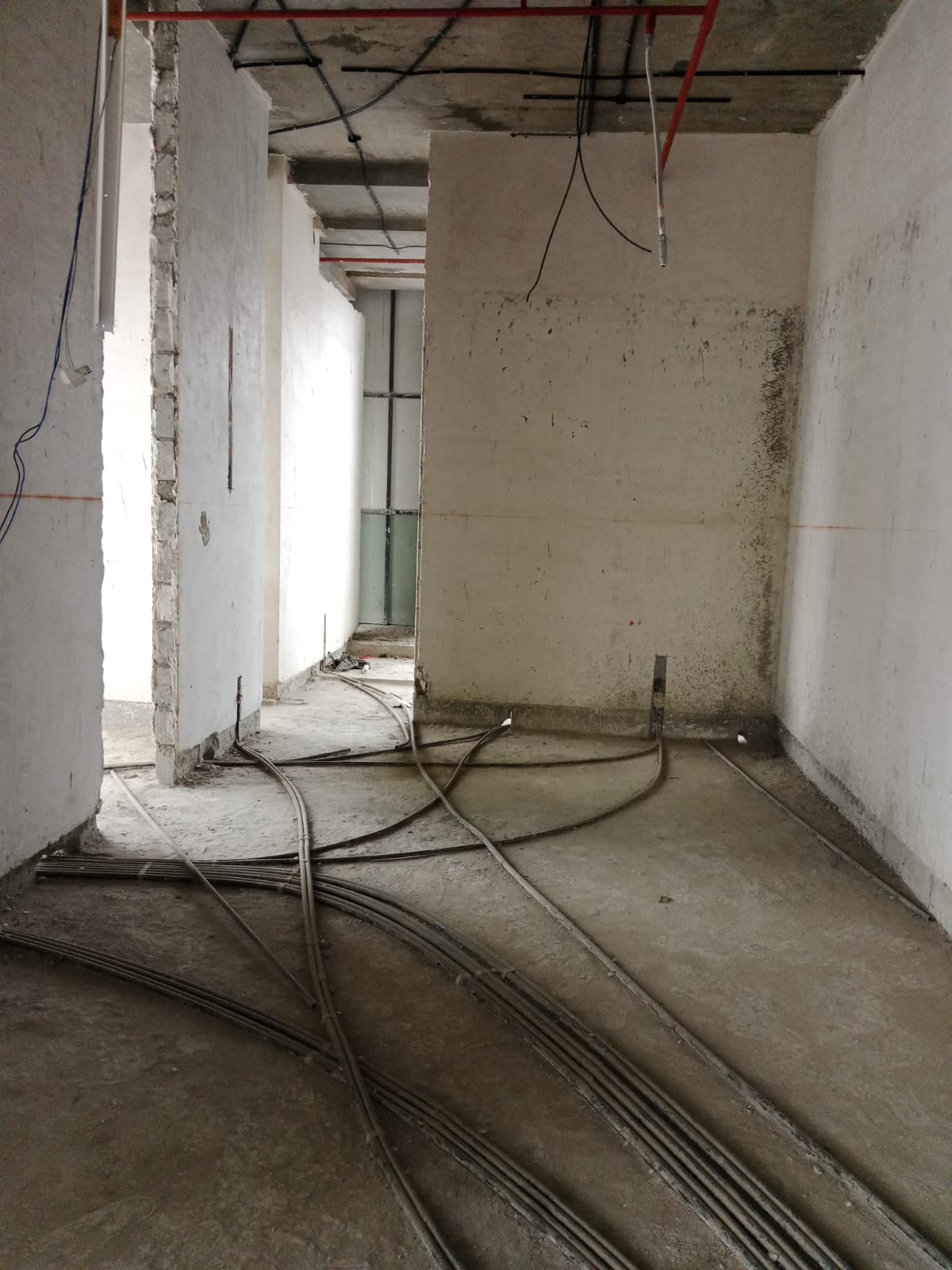 Showroom for Rent in Linking  Road Mumbai