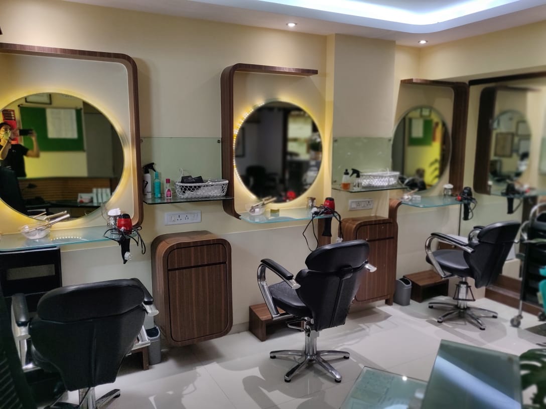 Shop for Sale in Off Hill Road Mumbai