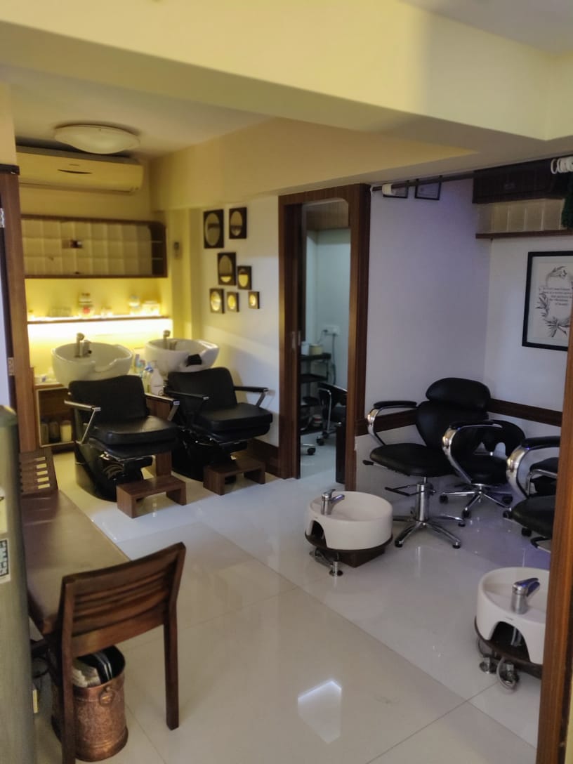Shop for Sale in Off Hill Road Mumbai